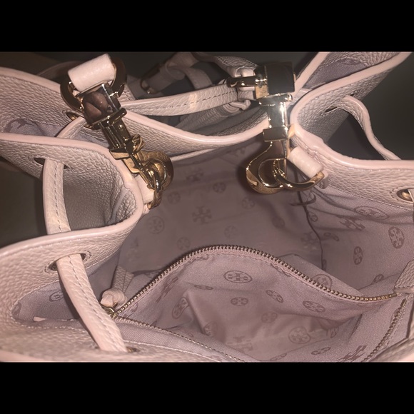 Thea Bucket Bag - Picture 3 of 4